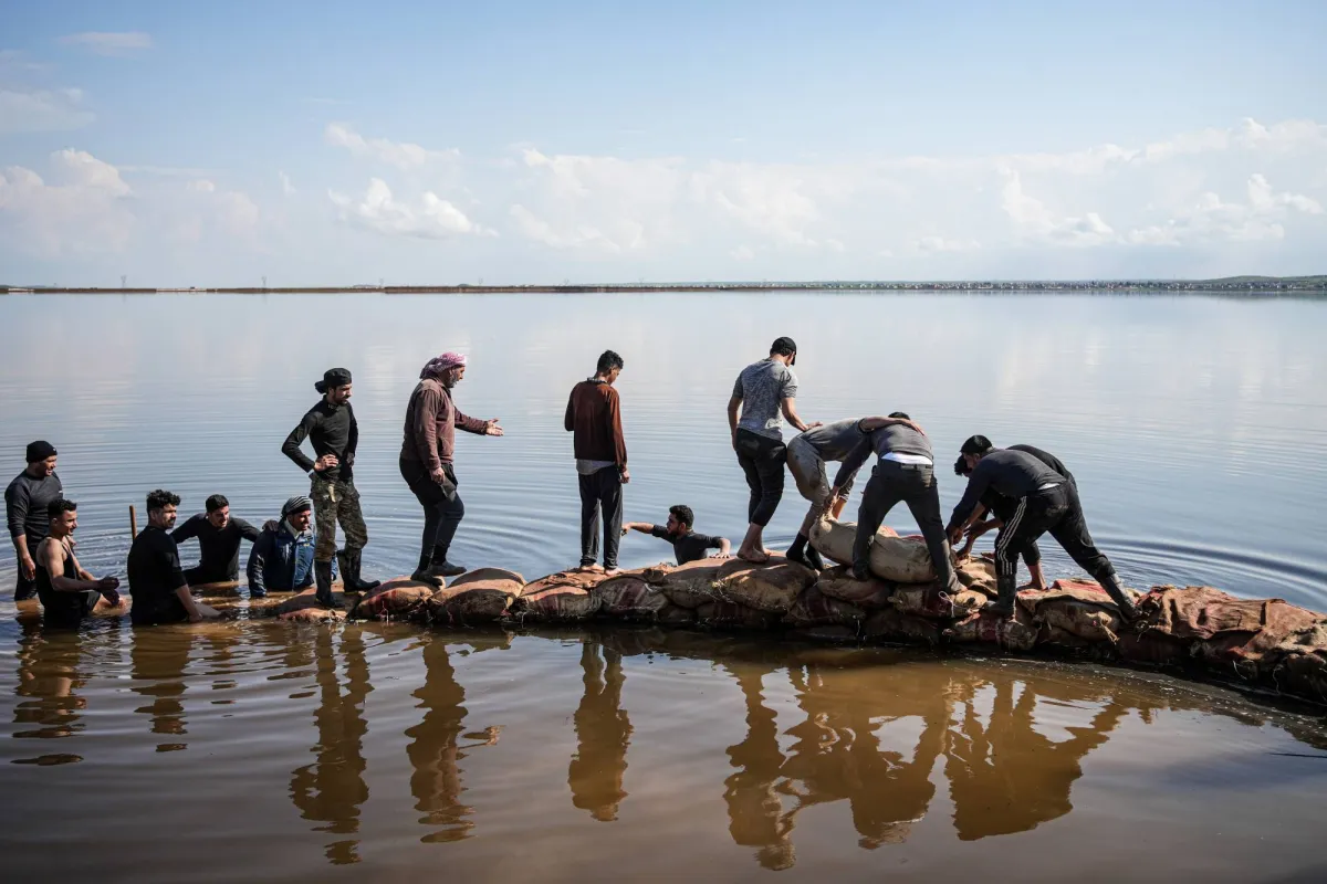 سيول وفيضانات تجتاح الحسكة وفرق الإنقاذ تهرع للمساعدة