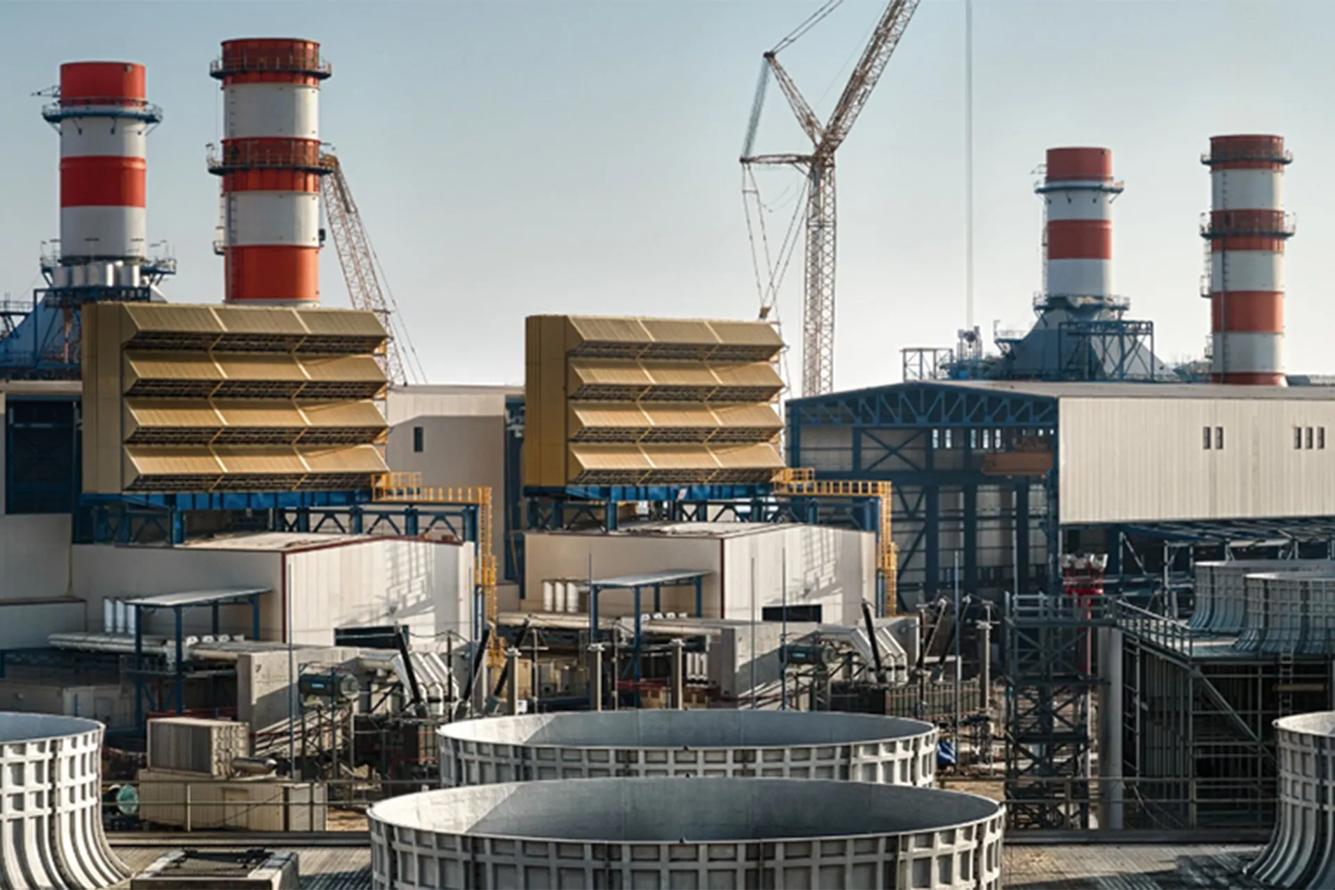 مصر تحدد مواعيد عمل المتاجر والمطاعم لمواجهة ارتفاع فاتورة الطاقة