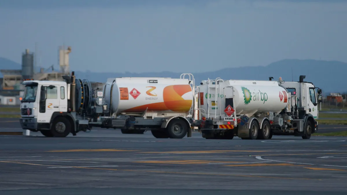 نيوزيلندا تطلق استراتيجية طوارئ للوقود وسط مخاوف الإمدادات