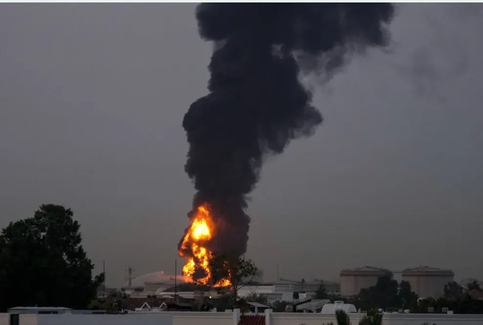 هجمات ايرانية تثير حرائق في الامارات وتسفر عن اصابات