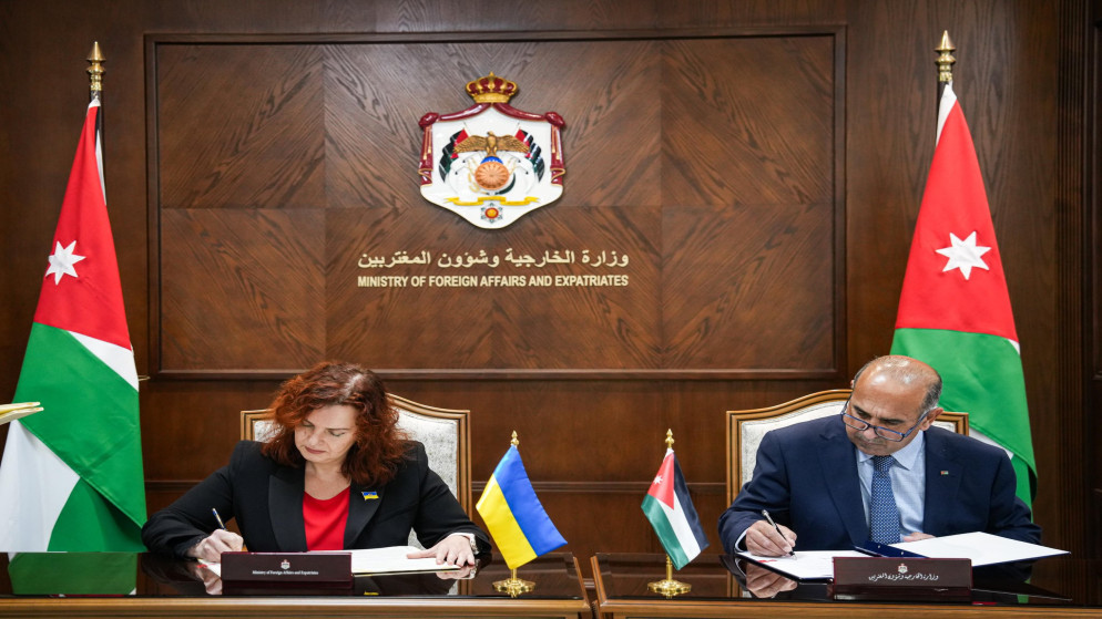 الاردن واوكرانيا توقعان اتفاقية لاعفاء حاملي الجوازات الدبلوماسية من التاشيرة