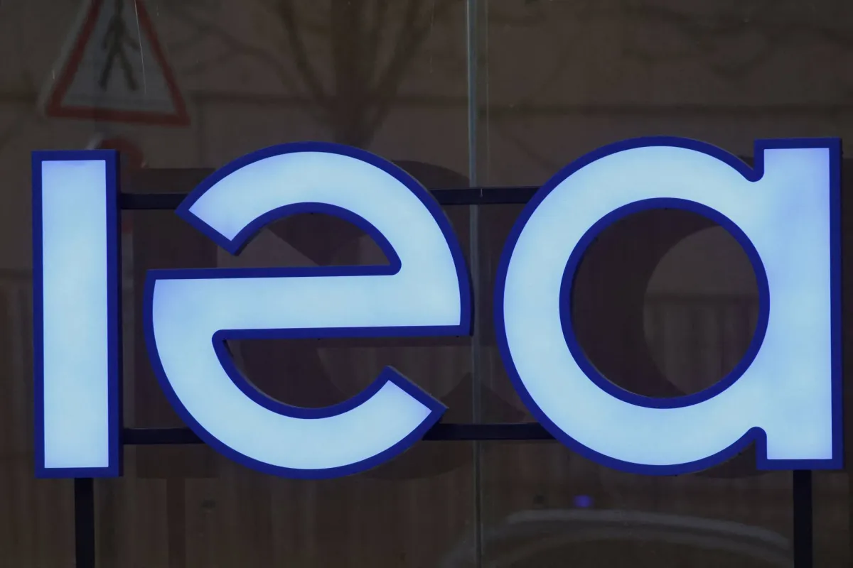 وكالة الطاقة الدولية تبحث الافراج عن المزيد من مخزونات النفط لمواجهة أزمة الإمدادات