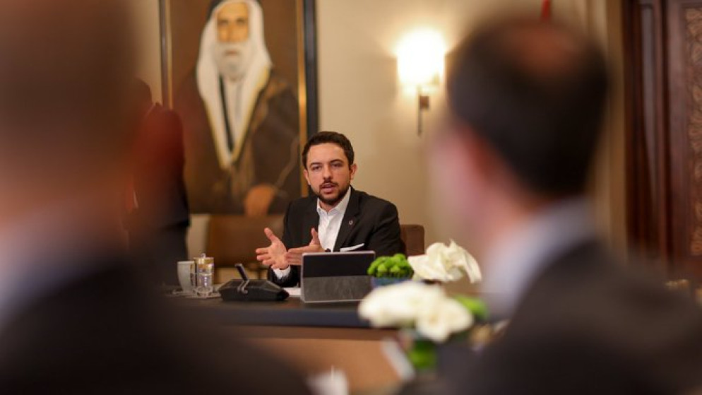 ولي العهد يشدد على تطوير بيئة تشريعية للمشاريع الناشئة