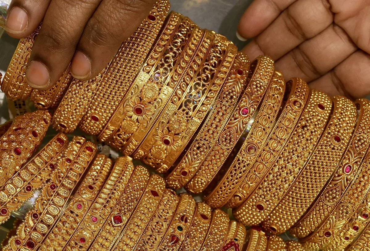 الذهب يتراجع: أكبر انخفاض شهري منذ 2008 وسط مخاوف التضخم وقوة الدولار