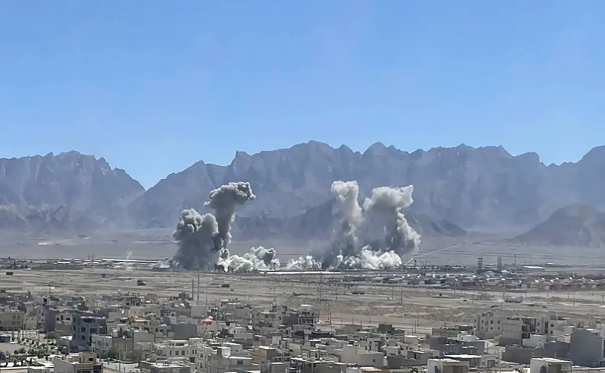 انفجارات تهز طهران وانقطاع الكهرباء يثير الذعر