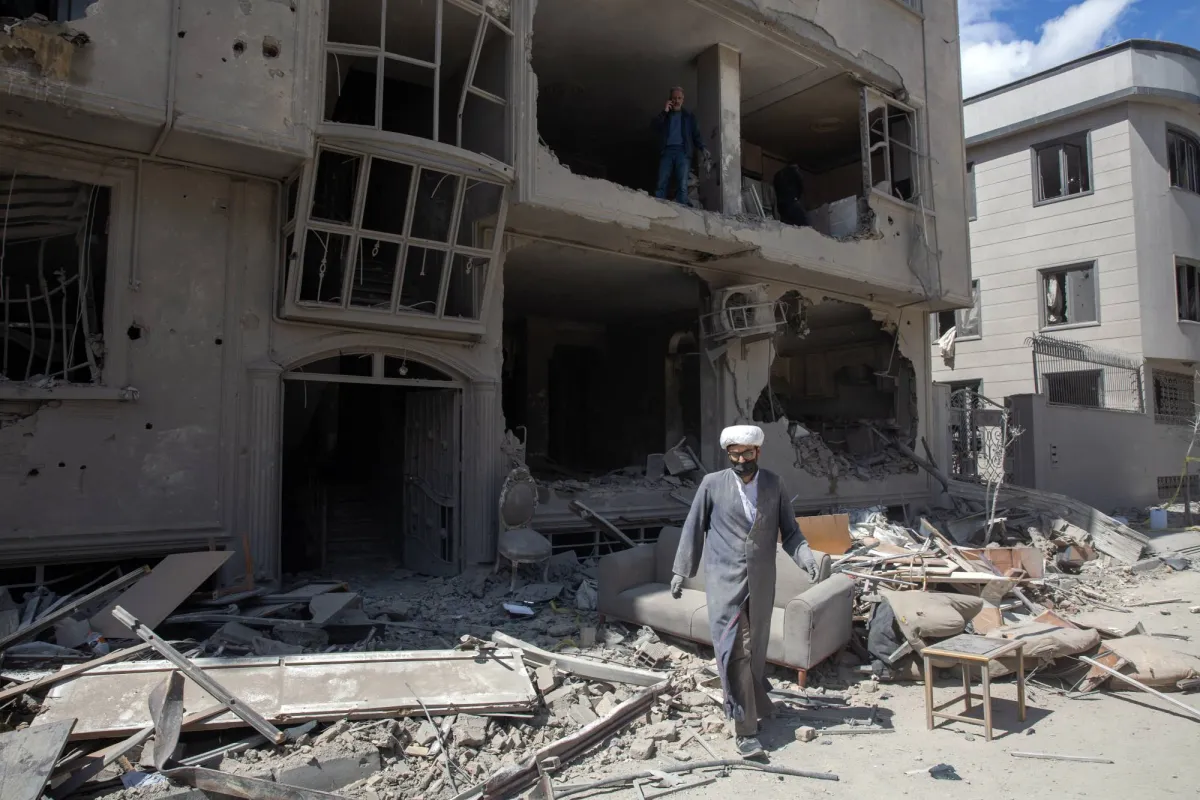 تصدع القيادة يعرقل اتخاذ القرار في ايران