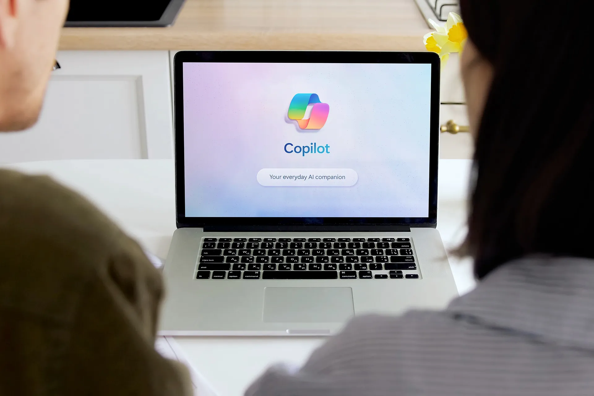 مايكروسوفت تطلق Copilot Cowork بميزة النقد الذاتي للذكاء الاصطناعي