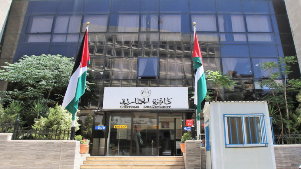 تجار الالبسة والاقمشة يشيدون بتسهيلات جمارك عمان