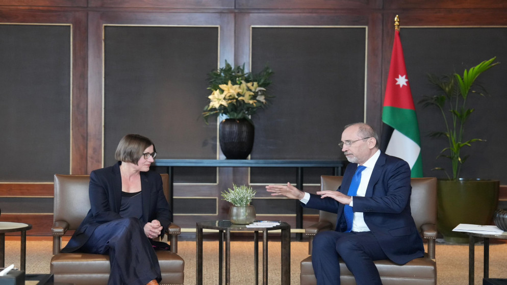 الصفدي يدعو للالتزام بوقف اطلاق النار في غزة وانهاء الكارثة الانسانية