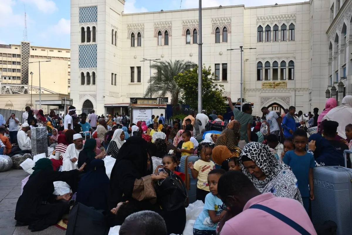 تزايد أعداد المغادرين السودانيين من مصر رغم تباطؤ مبادرات العودة
