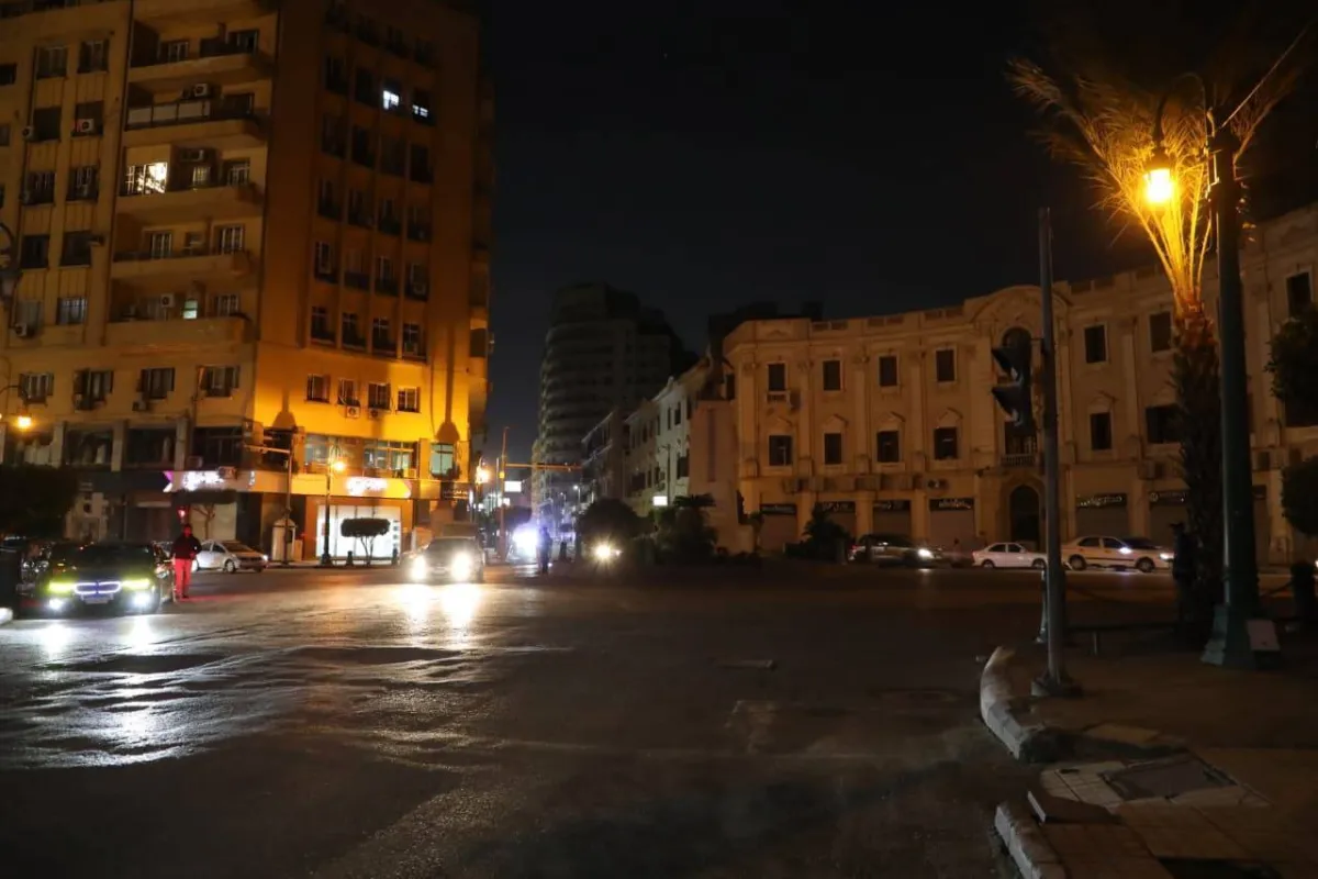 مصر تغلق المحال مبكرا: هل ينجح قرار ترشيد الكهرباء؟