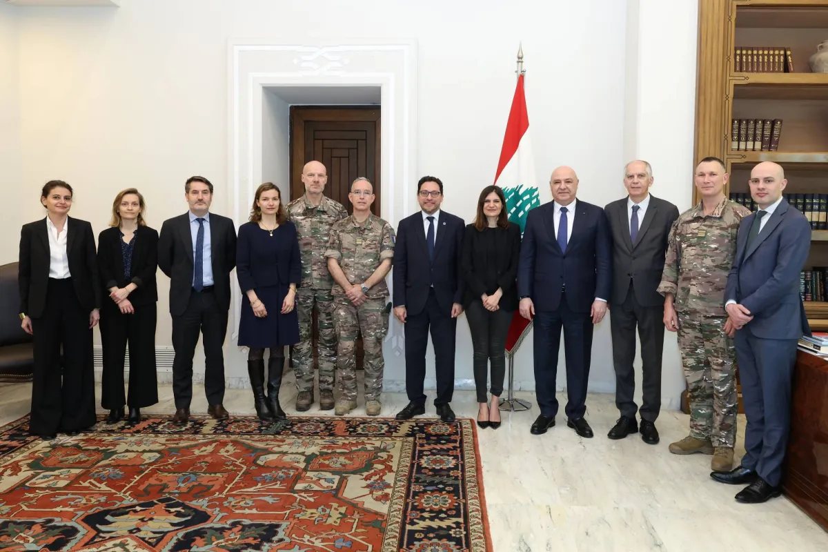 تصعيد جنوب لبنان: اسرائيل تخطط لمنطقة عازلة وتهديدات بوقف النار