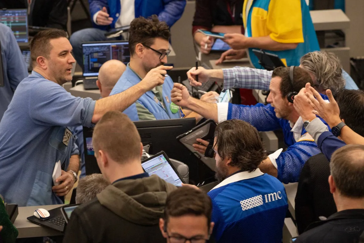 الاسواق العالمية تنتعش بتفاؤل نهاية ازمة ايران رغم هواجس مضيق هرمز