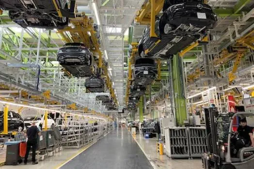 منطقة اليورو: نمو التصنيع يقفز لاعلى مستوى مدفوعا بالطلب القوي