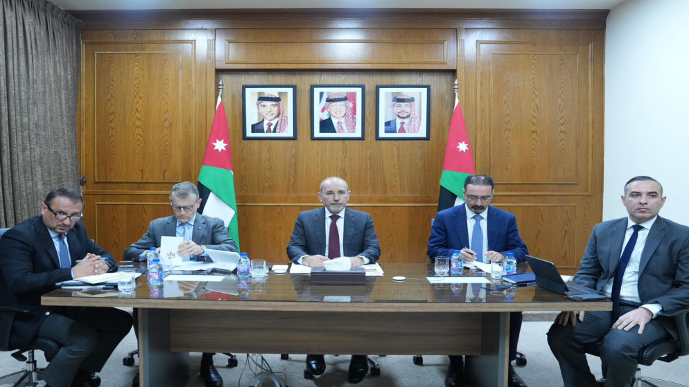 الصفدي يدعو لموقف دولي موحد تجاه تصعيد مضيق هرمز