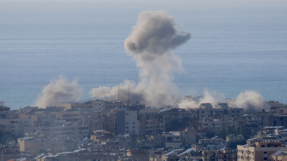 تصعيد جنوب لبنان: اسرائيل تدمر جسرا وتجدد قصف ضاحية بيروت