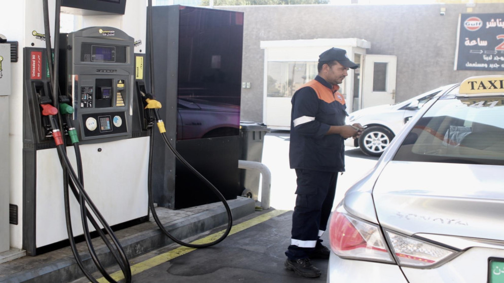 ارتفاع كبير في الطلب على المحروقات قبل تطبيق التسعيرة الجديدة
