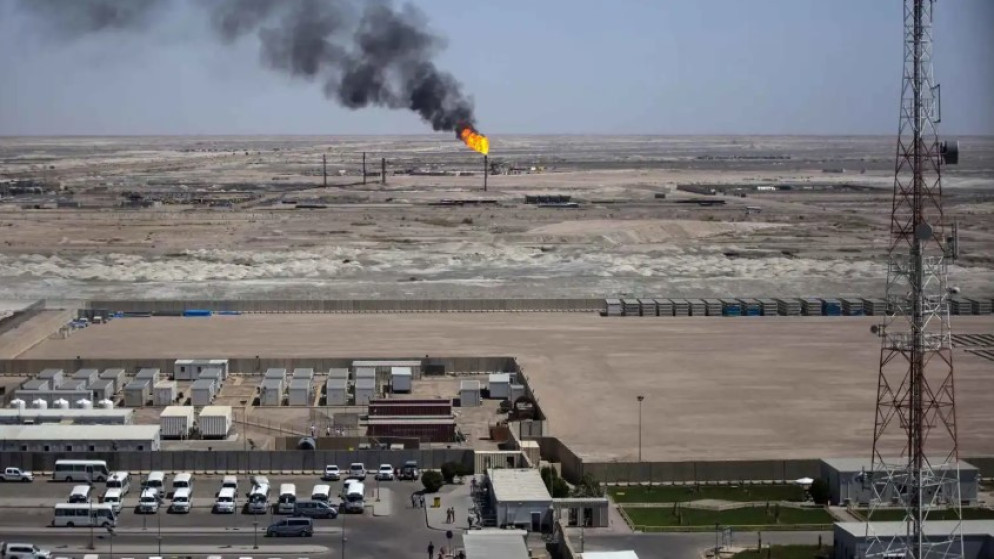 حريق يلتهم منشات نفط اجنبية بالبصرة عقب هجوم بطائرات مسيرة