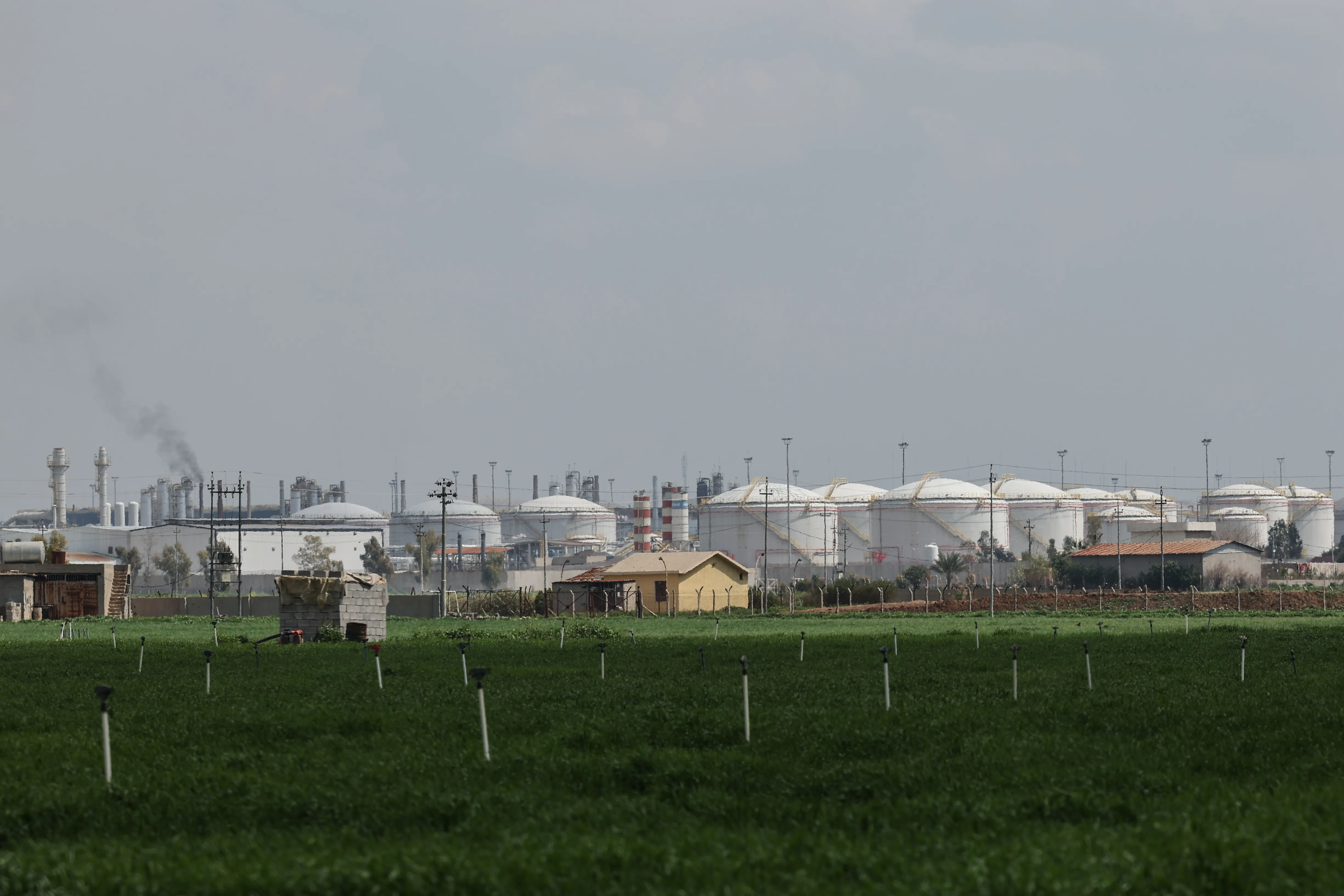 العراق يعزز صادرات النفط بتسريع جداول التحميل رغم توترات هرمز