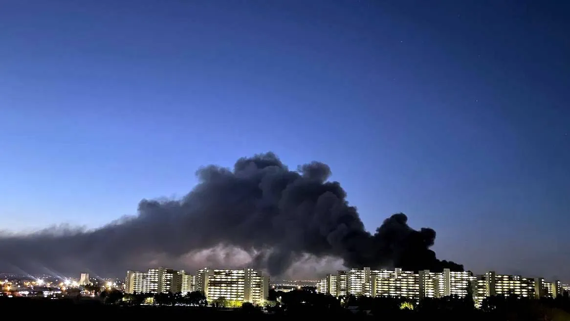 تصعيد خطير: ترمب يهدد إيران وإسرائيل تكثف الضربات في طهران