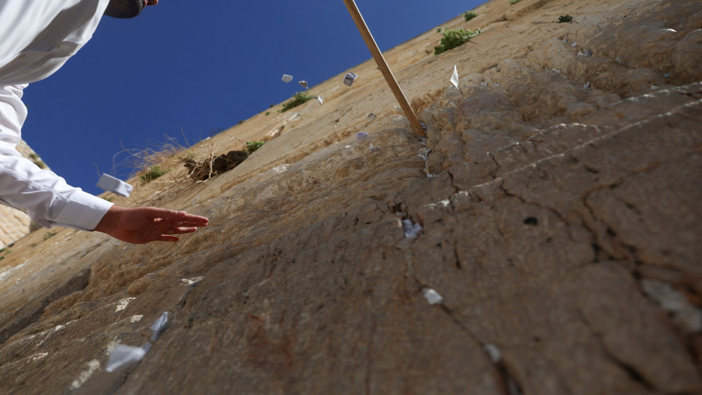 السماح بدخول 100 يهودي لحائط البراق رغم استمرار اغلاق الاقصى