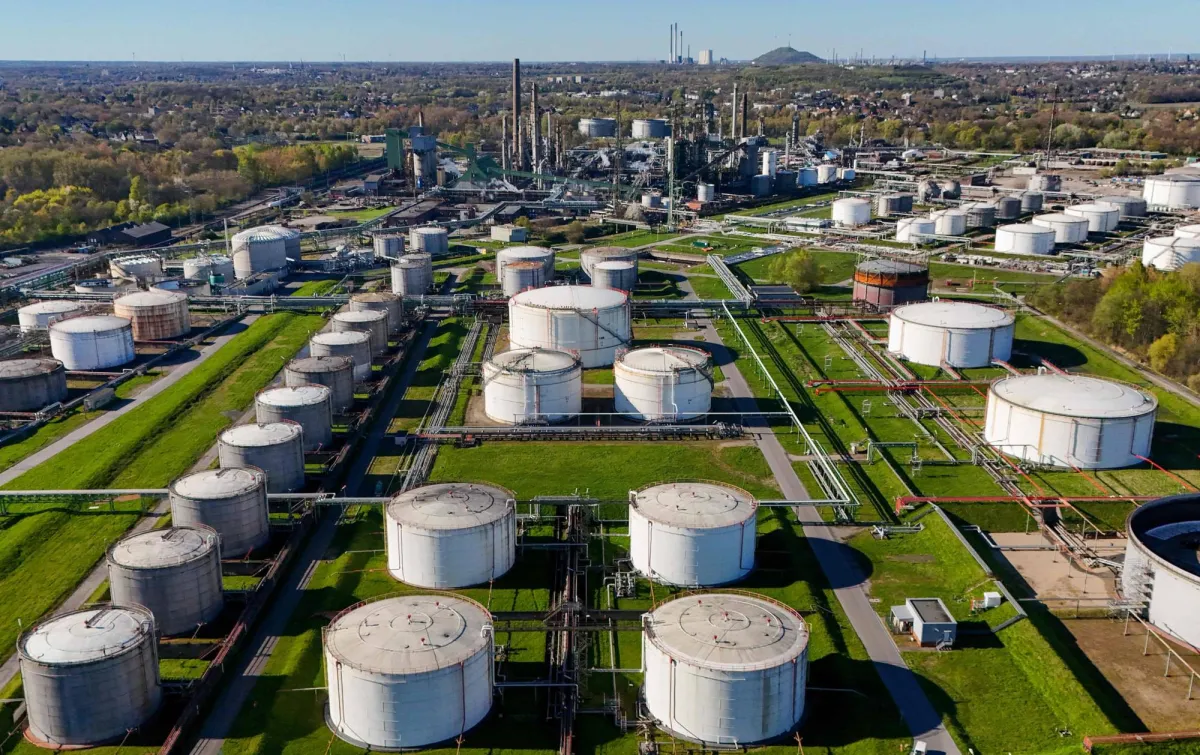 برنت المؤرخ يقفز الى 144 دولارا وسط مخاوف عالمية