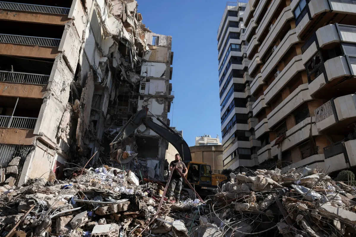 نزوح جماعي من بيروت بعد تصاعد القصف والخوف يتصاعد