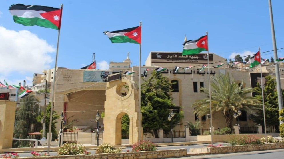 بلدية السلط تطلق مشاريع صيانة طرق بـ 800 الف دينار