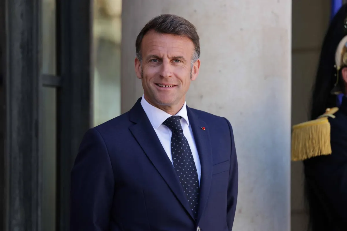 ماكرون يؤكد لترمب وبزشكيان: وقف النار الخيار الأمثل