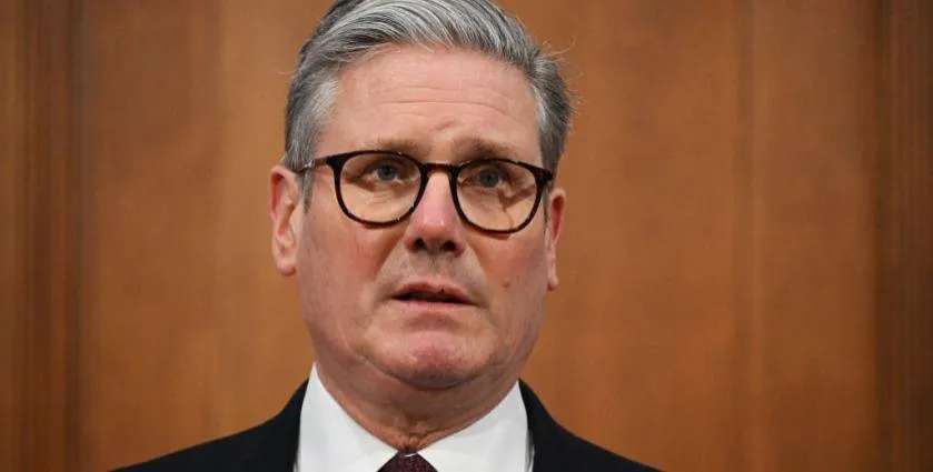 ستارمر وترمب يبحثان خطة عاجلة لفتح مضيق هرمز