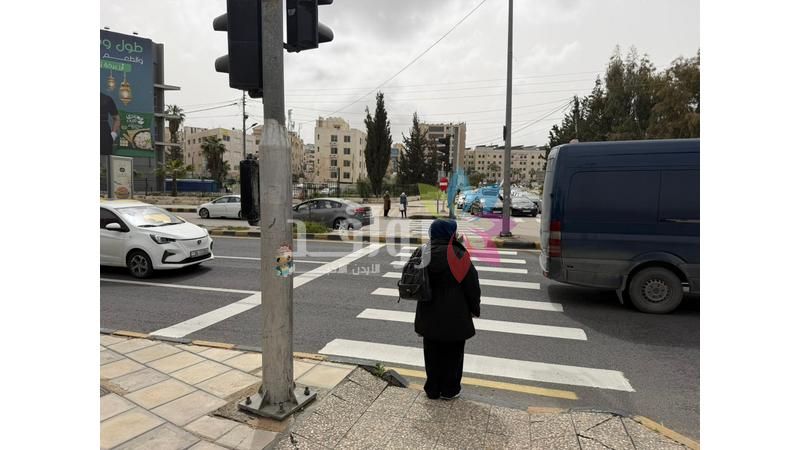 مطالب باعادة جسر المشاة مقابل المستشفى التخصصي فيديو