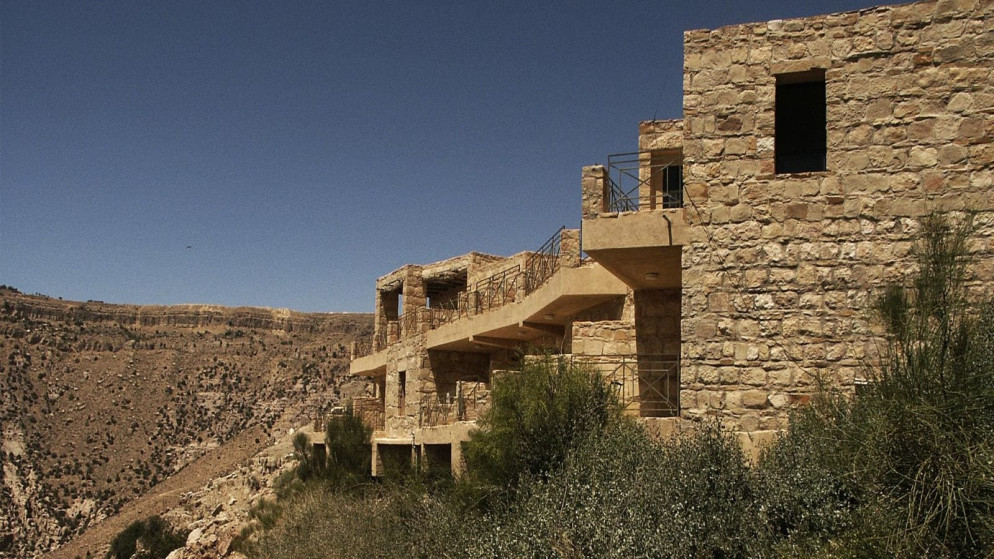 بيت الضيافة في ضانا.. تحفة معمارية تعزز السياحة البيئية