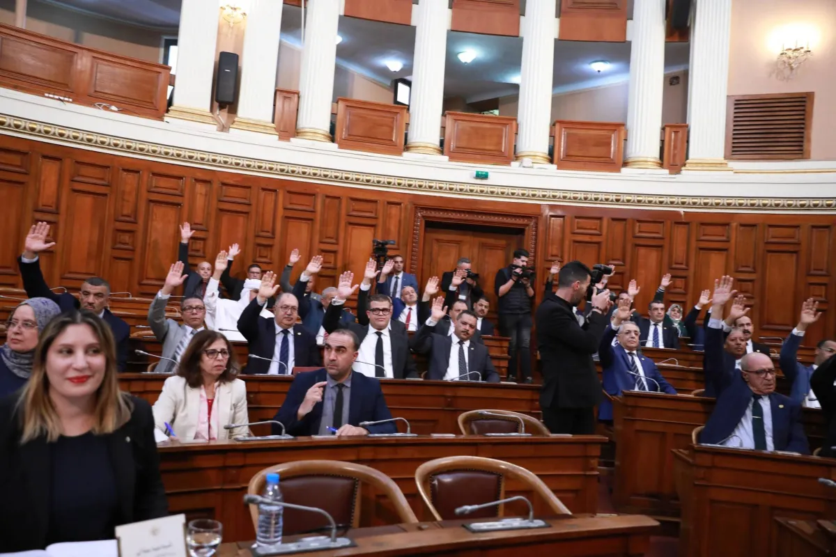 البرلمان الجزائري يقر قانون تجريم الاستعمار بعد تعديلات مثيرة للجدل