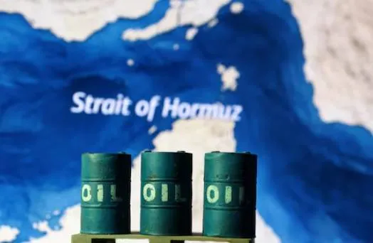 النفط يقترب من 150 دولارا للبرميل في اوروبا وسط مخاوف من ازمة هرمز