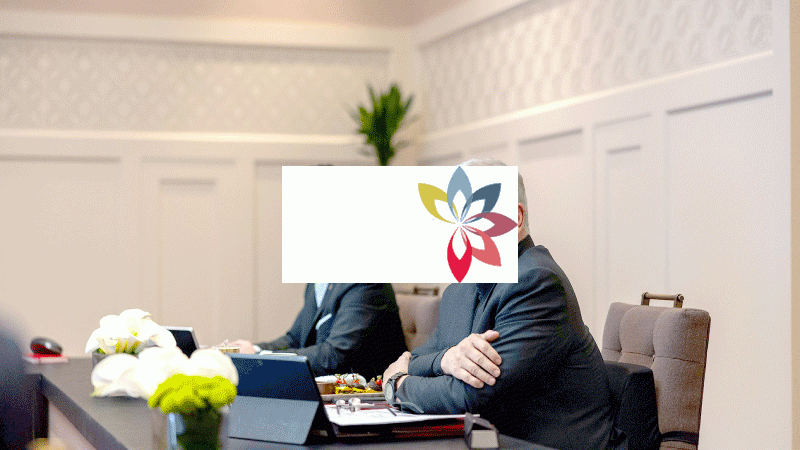 الملك.. حرص دائم على تطوير القطـاع العـام وتعزيـز أدائـه