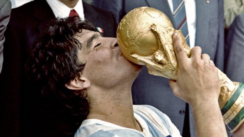 محاكمة جديدة تكشف تفاصيل وفاة مارادونا وسط اتهامات بالإهمال