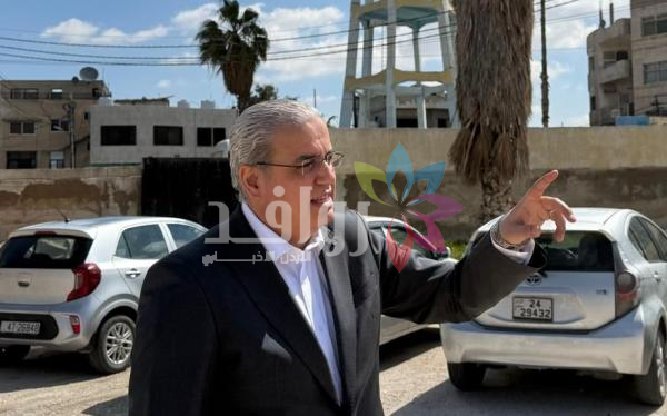 صرف حوافز موظفي الصحة قبل اسبوعين من موعدها