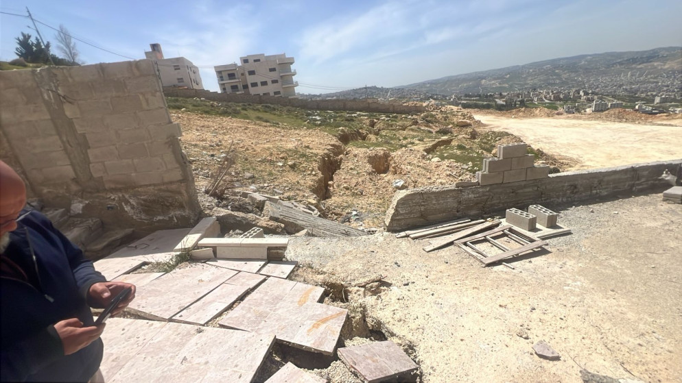 اخلاء عمارة في صافوط بسبب فالق صخري وتحركات ارضية