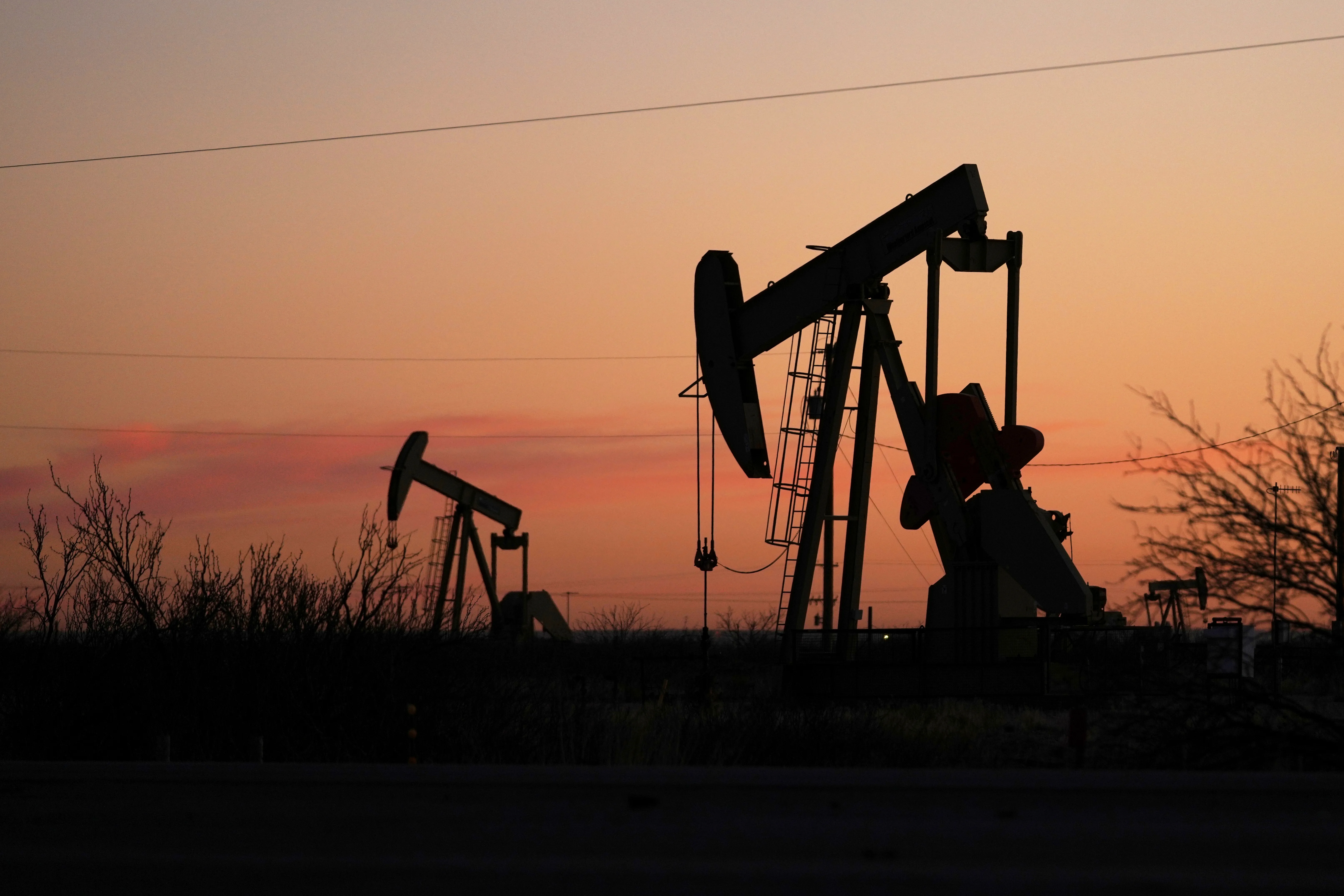 تحولات جذرية في سوق النفط: هكذا غيرت الحرب أسعار الخام وموازين العرض والطلب