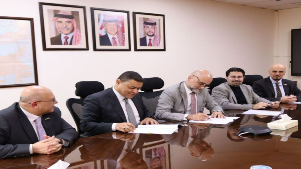 اتفاقية لإنشاء نقطة تزويد بالغاز الطبيعي لتعزيز الطاقة الكهربائية في الأردن