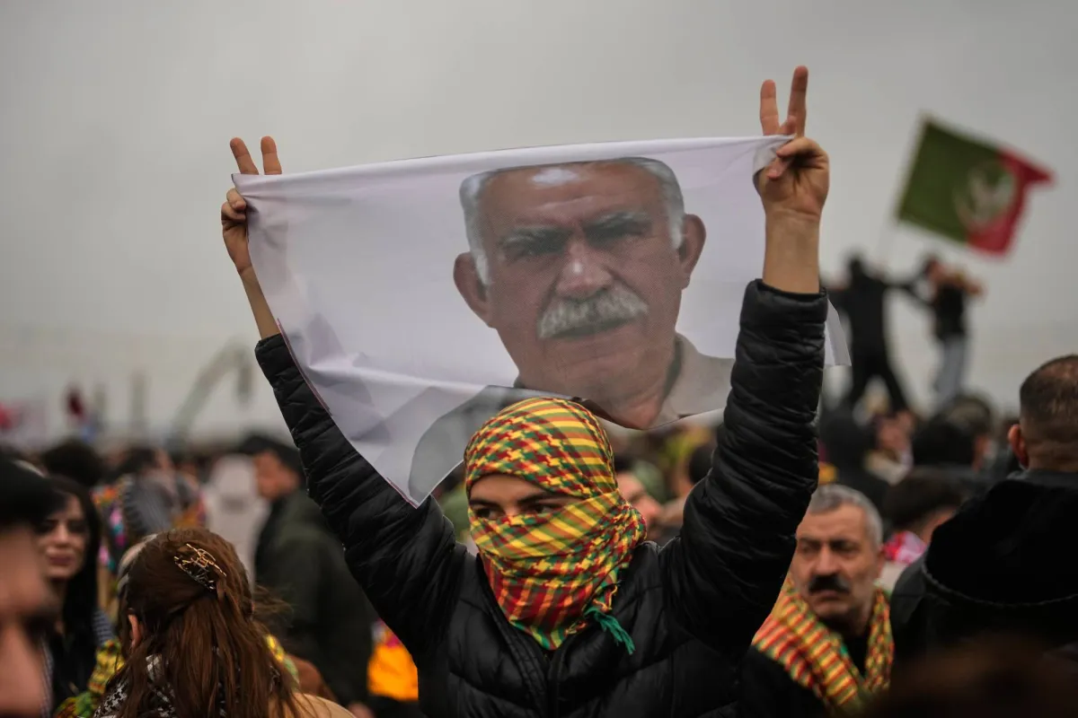 اوجلان يطلب التشاور مع قيادات حزب العمال الكردستاني حول قانون السلام