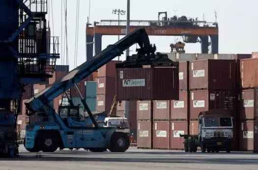 تراجع العجز التجاري للهند رغم تحديات الطاقة العالمية