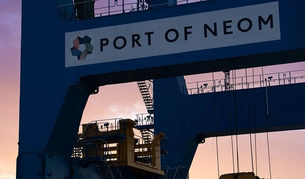 نيوم تربط أوروبا بالخليج عبر ممر لوجستي جديد