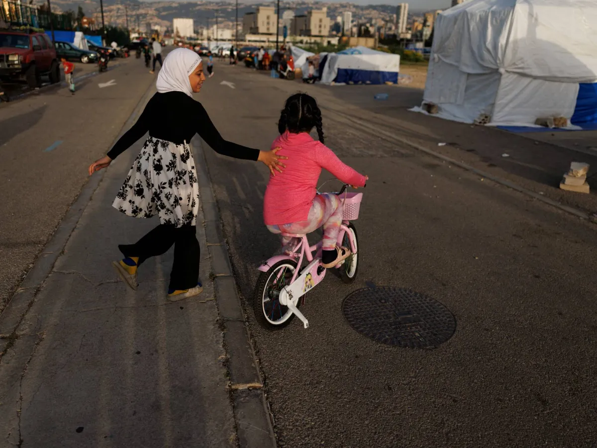 تصعيد خطير: استهداف المدارس يفاقم الوضع المتوتر في جنوب لبنان