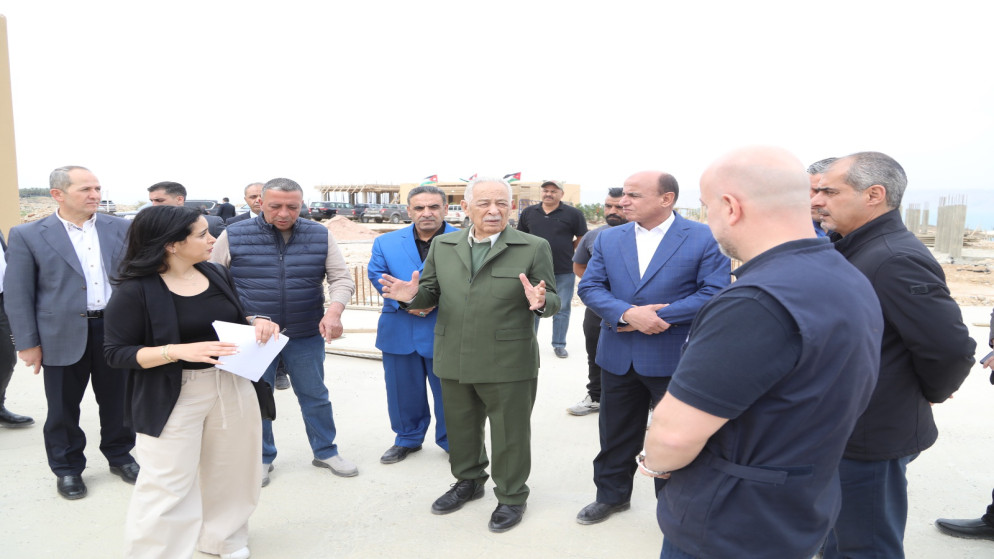 العيساوي يتفقد مشاريع ملكية في الكرك والأغوار الجنوبية