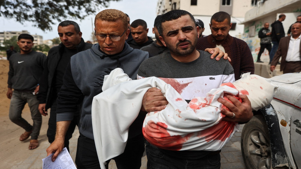 غزة تودع شهداء جدد بينهم طفل بقصف اسرائيلي