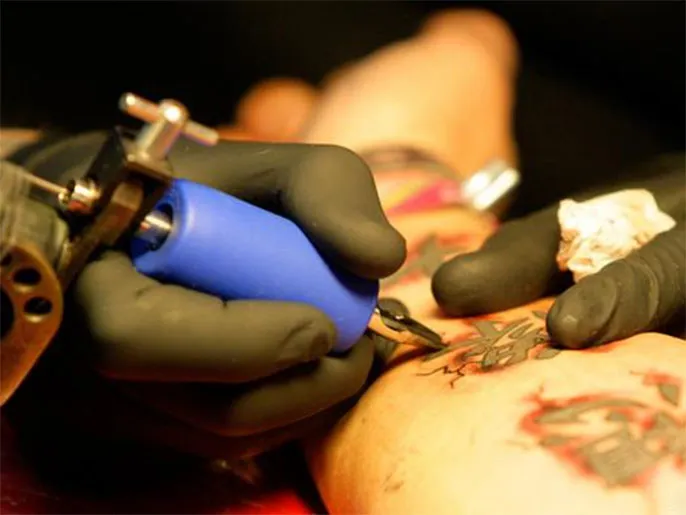 الوشم وجهاز المناعة: دراسة تكشف التأثيرات المحتملة