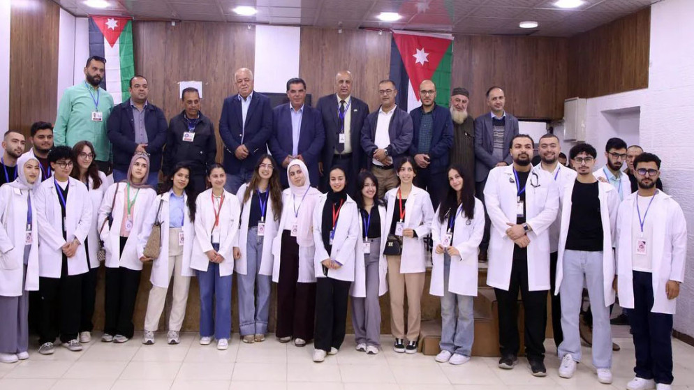 يوم طبي مجاني في مخيم اربد احتفالا بيوم العلم