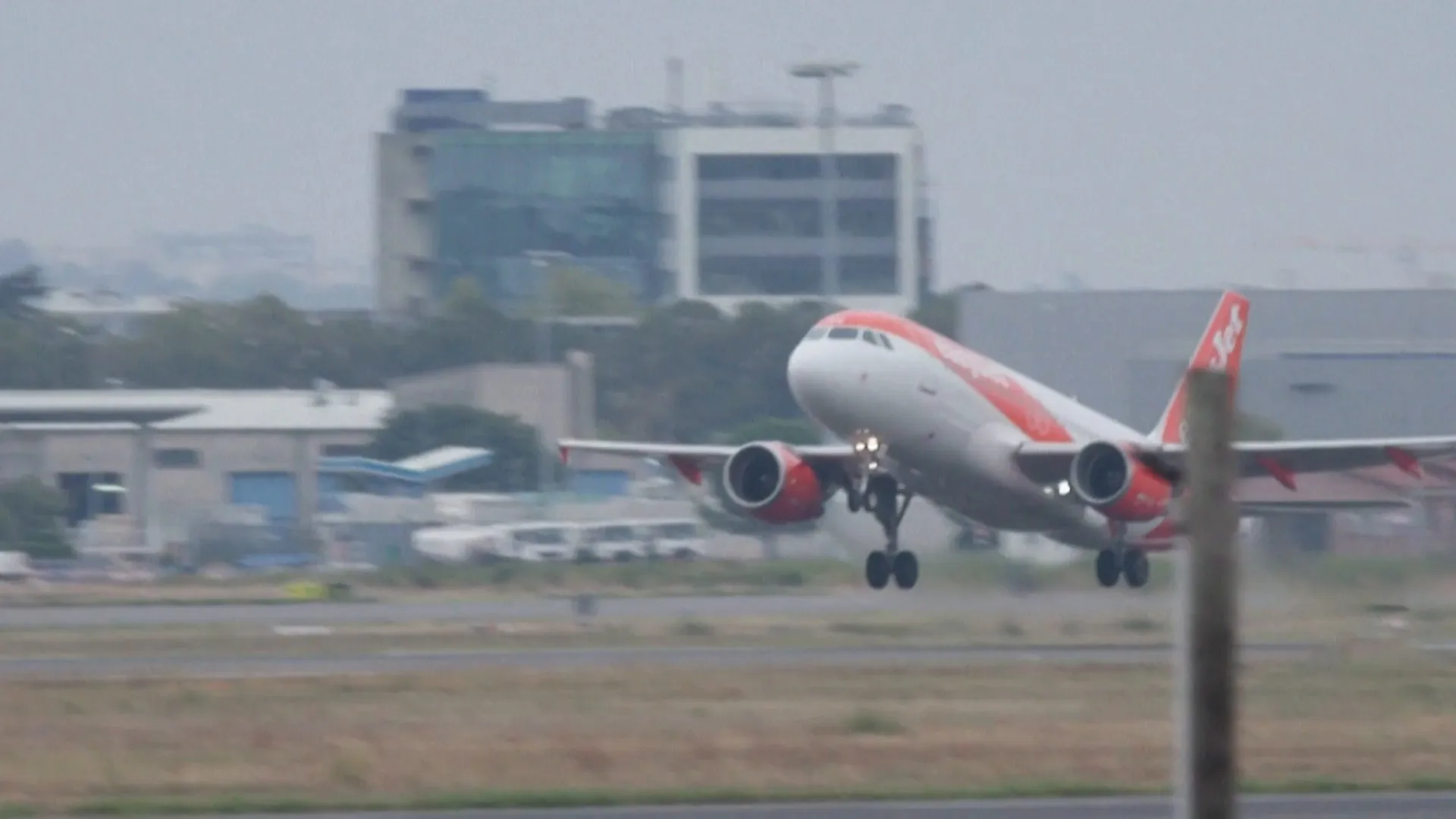 تحذيرات من اضطراب وشيك يهدد الطيران الاوروبي بسبب ازمة الوقود