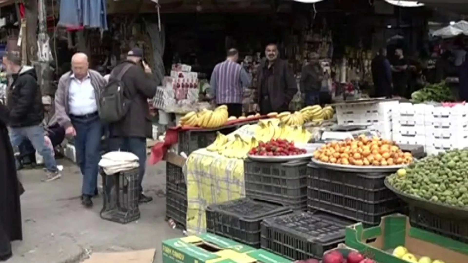 ارتفاع الاسعار يفاقم معاناة السوريين مع تدهور الليرة